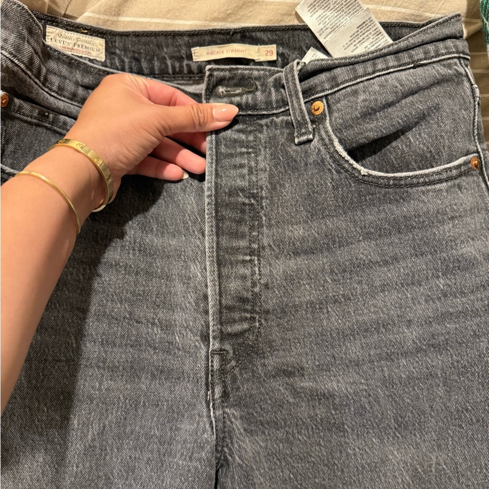 Levi's High Rise Jeans - Gray